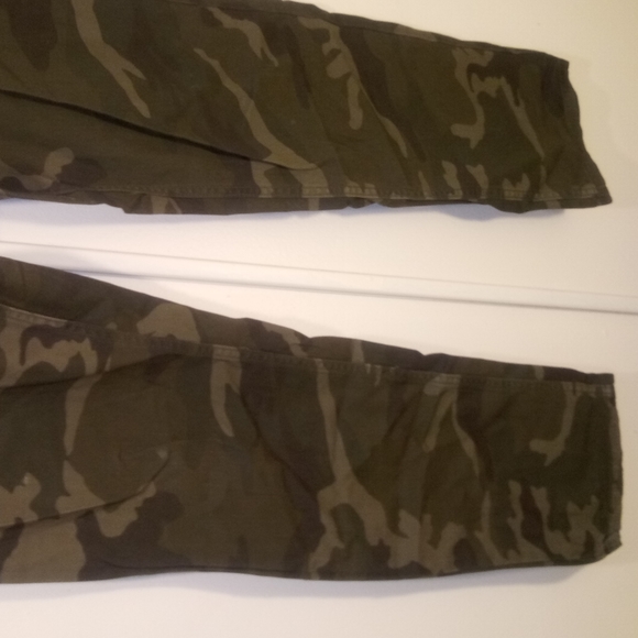 OLD NAVY CAMOUFLAGE PANTS - Picture 3 of 7
